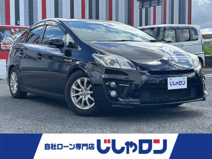 新着情報“プリウスSツーリングセレクション・G’s”2013年式ブラック入荷しました！