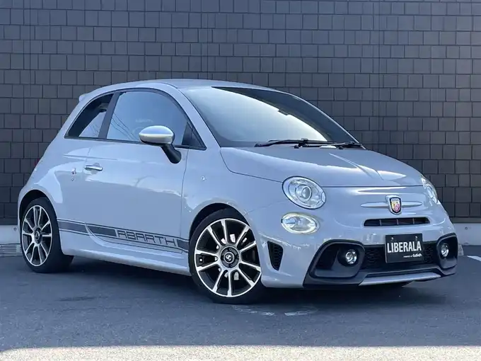 新着情報“アバルト５９５ツーリズモ”2019年式グレー入荷しました！