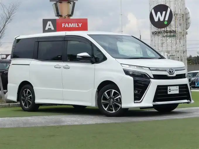 新着情報“ヴォクシーZS 煌Ⅱ”2019年式ホワイトパールクリスタルシャイン入荷しました！