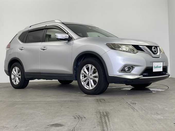 新着情報“エクストレイル20Xt エマージェンシーブレーキパッケージ”2016年式ブリリアントシルバー入荷しました！