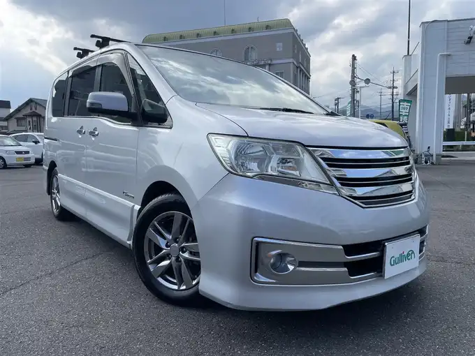 新着情報“セレナライダー S－ハイブリッド”2013年式ブリリアントシルバー入荷しました！