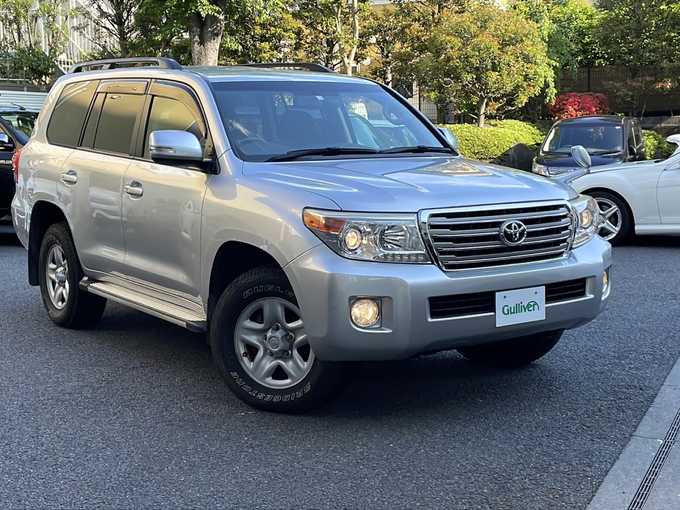 新着情報“ランドクルーザーGX”2014年式シルバーM入荷しました！