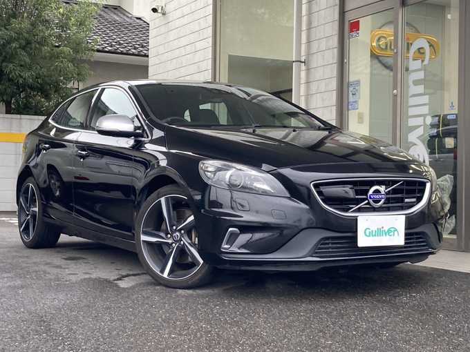 新着情報“Ｖ４０T5 Rデザイン”2014年式黒入荷しました！