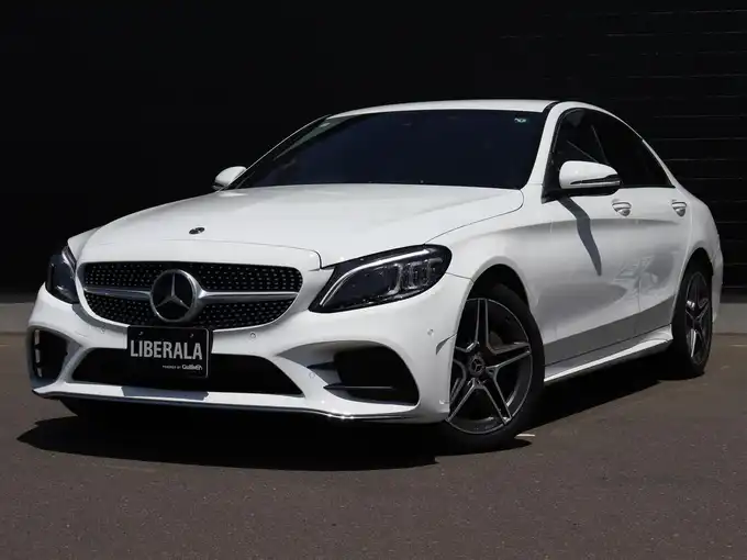 新着情報“ＣクラスC200アバンギャルド AMGライン”2019年式ポーラホワイト入荷しました！