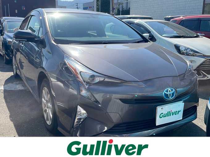 新着情報“プリウスS”2016年式グレーメタリック入荷しました！