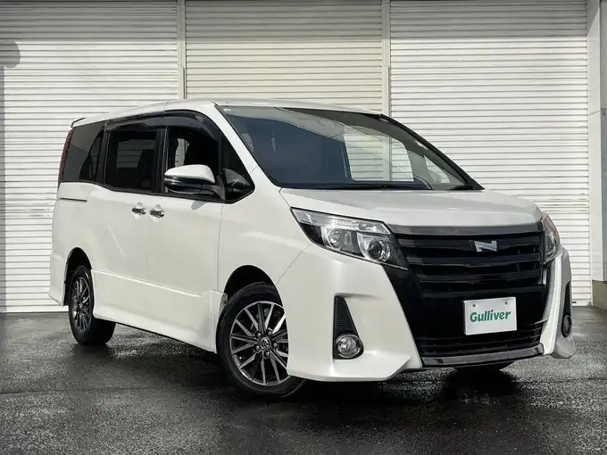 新着情報“ノアSi ダブルバイビー”2017年式ホワイトパールクリスタルシャイン入荷しました！