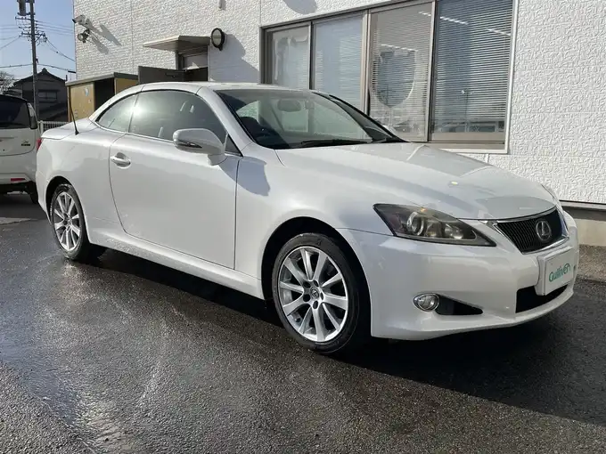 新着情報“ＩＳIS250C バージョンL”2012年式ホワイトパールクリスタルシャイン入荷しました！