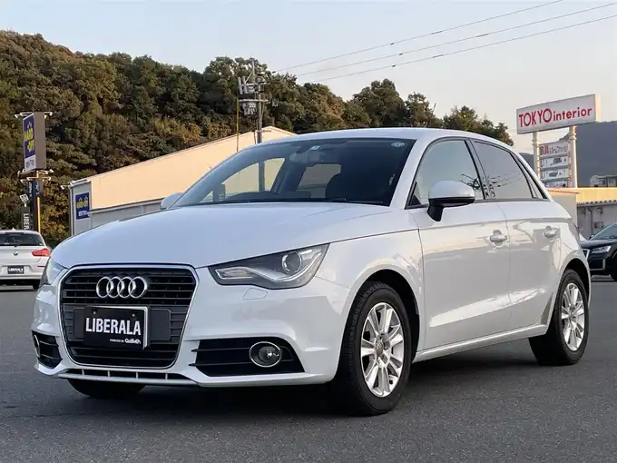 新着情報“Ａ１1．4TFSI”2013年式グレイシアホワイトメタリック入荷しました！