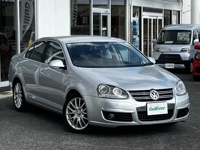 新着情報“ジェッタジェッタ2．0TSI スポーツライン”2008年式シルバー入荷しました！