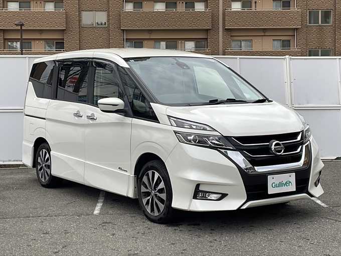 新着情報“セレナハイウェイスター Vセレクション”2018年式ブリリアントホワイトパール入荷しました！