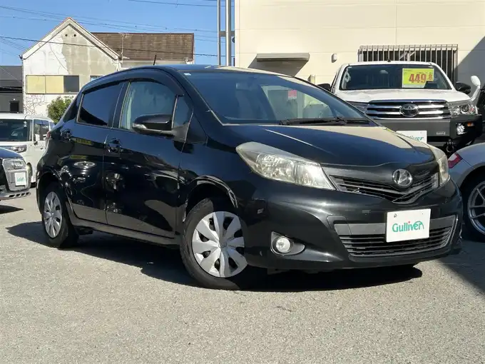 新着情報“ヴィッツF”2011年式ブラックマイカ入荷しました！