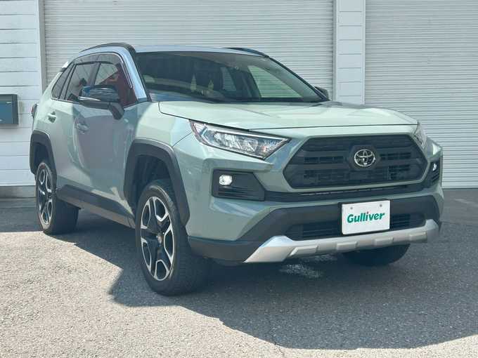 新着情報“ＲＡＶ４アドベンチャー”2022年式アッシュグレーメタリック/アーバンカーキ入荷しました！