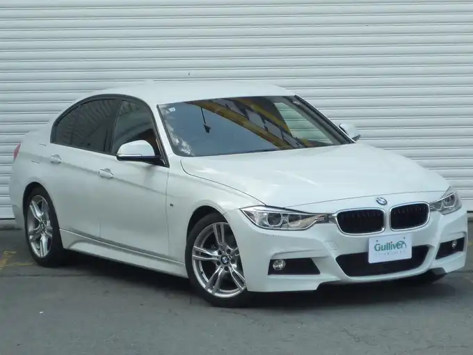 新着情報“３シリーズ320i Mスポーツ”2014年式アルピンホワイトⅢ入荷しました！