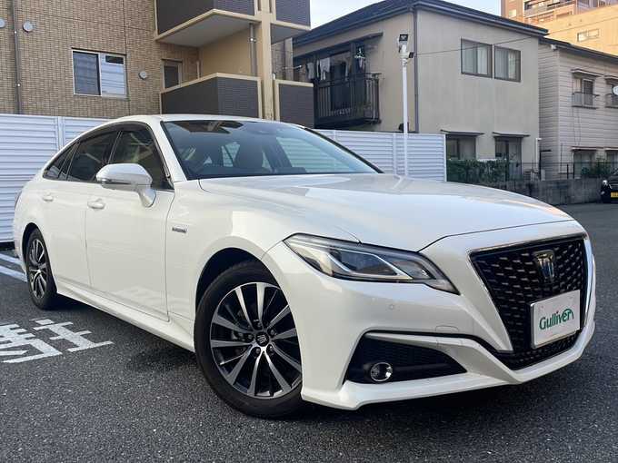 新着情報“クラウンハイブリッドS Cパッケージ”2019年式ホワイトパールクリスタルシャイン入荷しました！