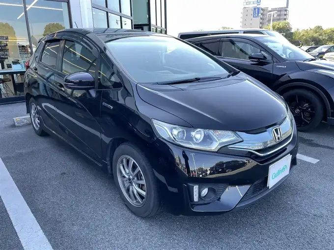 新着情報“フィットハイブリッドハイブリッド・Sパッケージ”2014年式クリスタルブラックパール入荷しました！