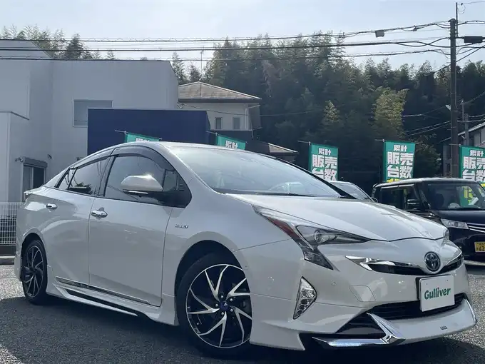 新着情報“プリウスA”2018年式ホワイトパールクリスタルシャイン入荷しました！