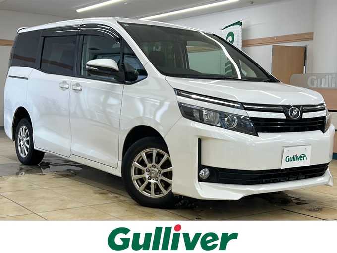 新着情報“ヴォクシーV”2014年式ホワイトパールクリスタルシャイン入荷しました！