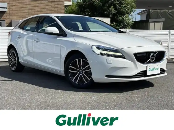 新着情報“Ｖ４０D4 キネティック”2018年式アイスホワイト入荷しました！