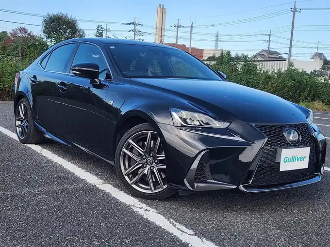 新着情報“ＩＳIS300 Fスポーツ”2018年式グラファイトブラックガラスフレーク入荷しました！