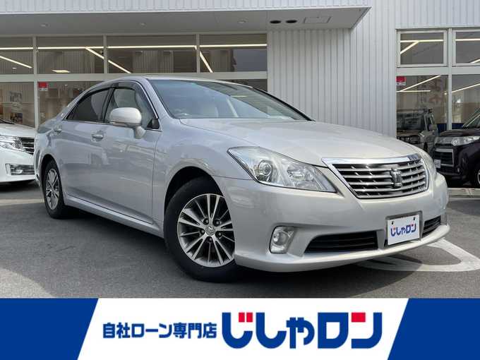 新着情報“クラウンロイヤルサルーン”2012年式プレミアムシルバーパール入荷しました！