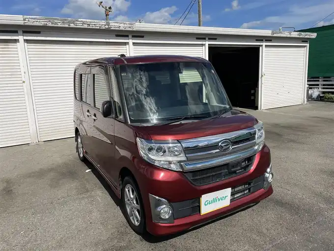 新着情報“タントカスタムX”2014年式ファイアークォーツレッドM入荷しました！
