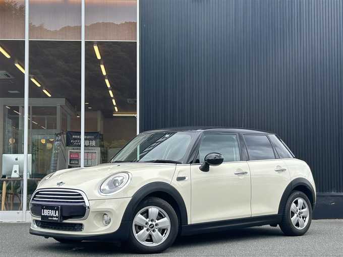 新着情報“ＭＩＮＩクーパー サザーク”2018年式ペッパー・ホワイト入荷しました！