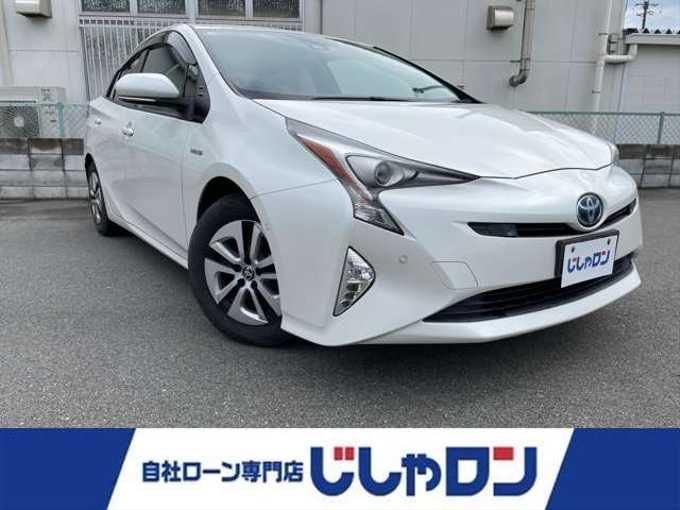 新着情報“プリウスA”2017年式ホワイトパールクリスタルシャイン入荷しました！