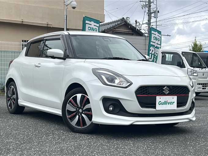 新着情報“スイフトRSt セーフティパッケージ装着車”2017年式ピュアホワイトP入荷しました！