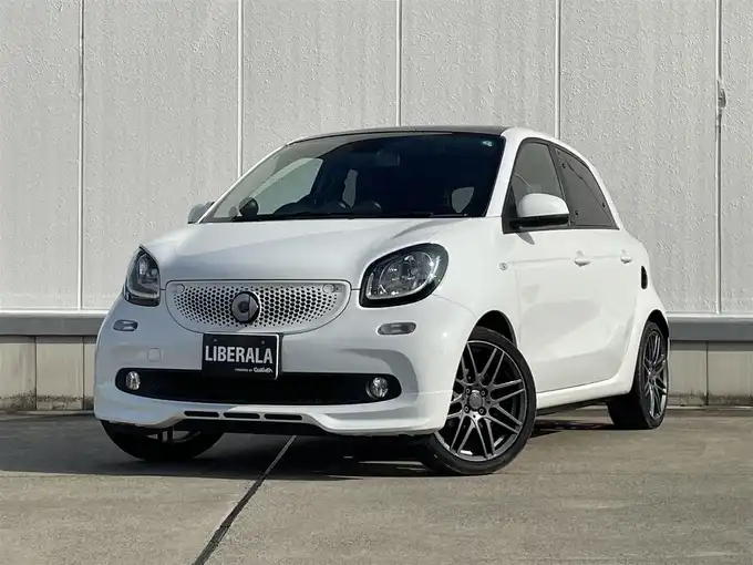 新着情報“スマートフォーフォーBRABUS スポーツ”2019年式白入荷しました！
