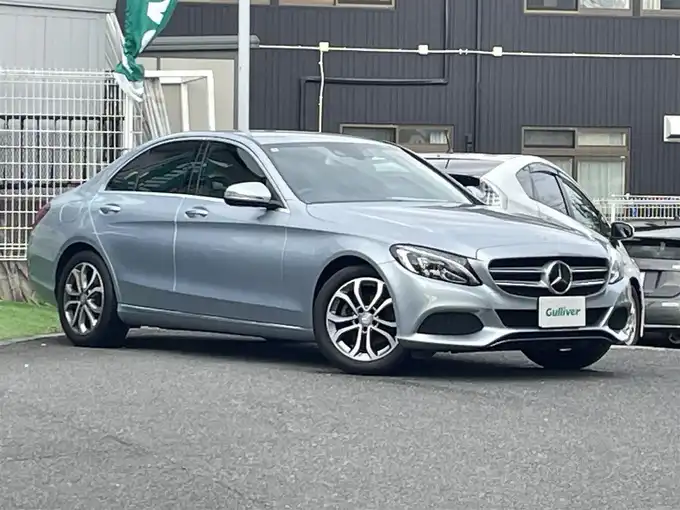 新着情報“ＣクラスC180アバンギャルド”2016年式ダイヤモンドシルバー入荷しました！