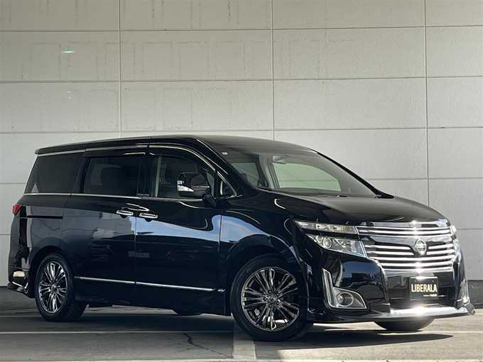 新着情報“エルグランド350ハイウェイスタープレミアム”2012年式ファントムブラック入荷しました！