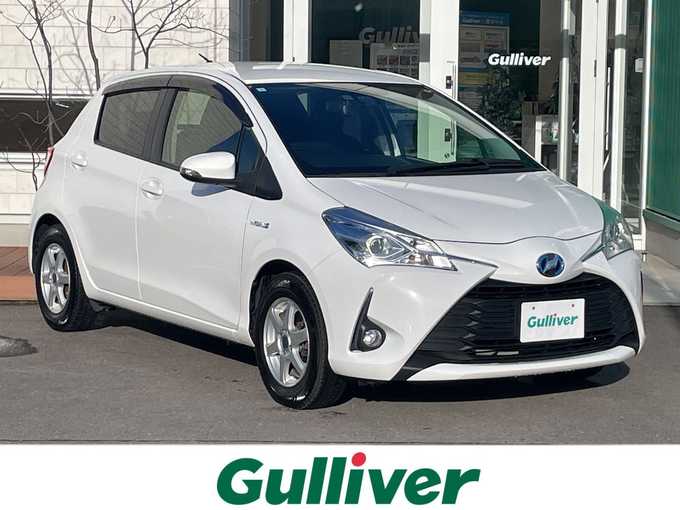 新着情報“ヴィッツハイブリッドF”2017年式スーパーホワイトⅡ入荷しました！