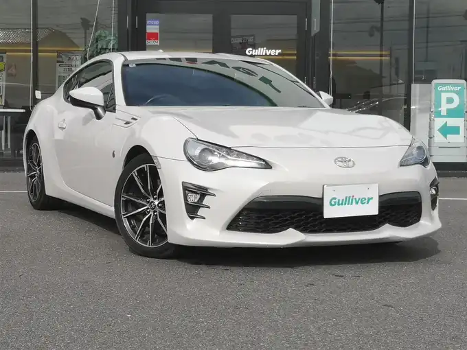 新着情報“８６GT”2018年式クリスタルホワイトパール入荷しました！