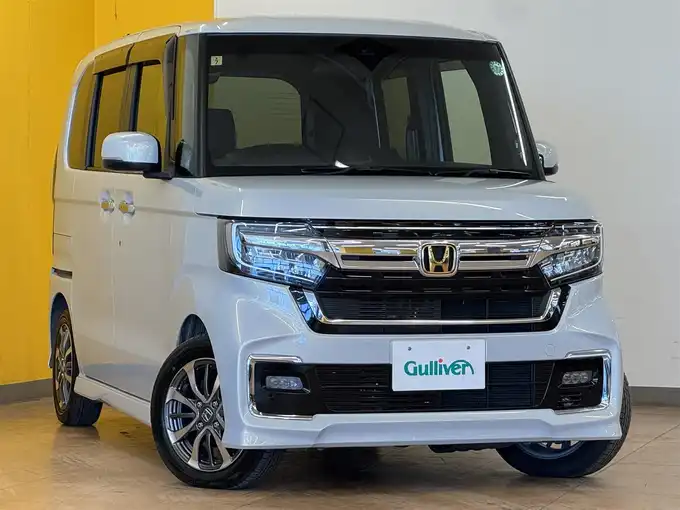 新着情報“Ｎ－ＢＯＸカスタムL”2023年式プレミアムサンライトホワイトパール入荷しました！