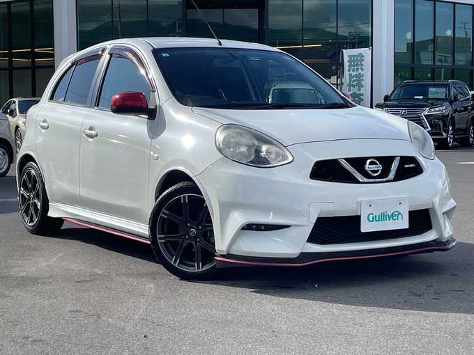 新着情報“マーチニスモ”2016年式ブリリアントホワイトパール入荷しました！