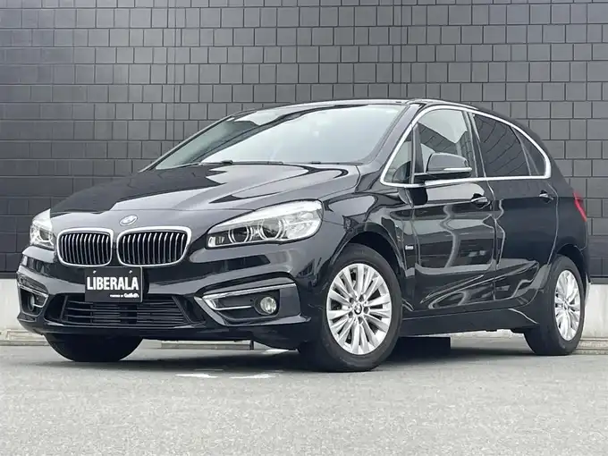 新着情報“２シリーズ218dアクティブツアラー ラグジュアリー”2016年式サファイアブラックP入荷しました！