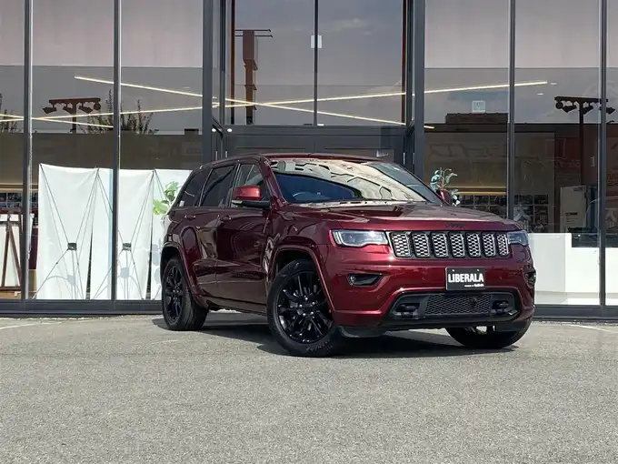 新着情報“ジープ・グランドチェロキーアルティテュード”2018年式ワインⅡ入荷しました！