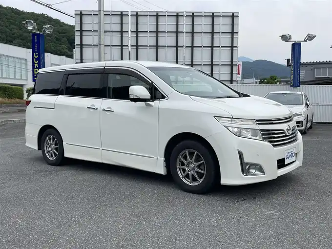 新着情報“エルグランド250ハイウェイスター”2012年式ブリリアントホワイトパール入荷しました！