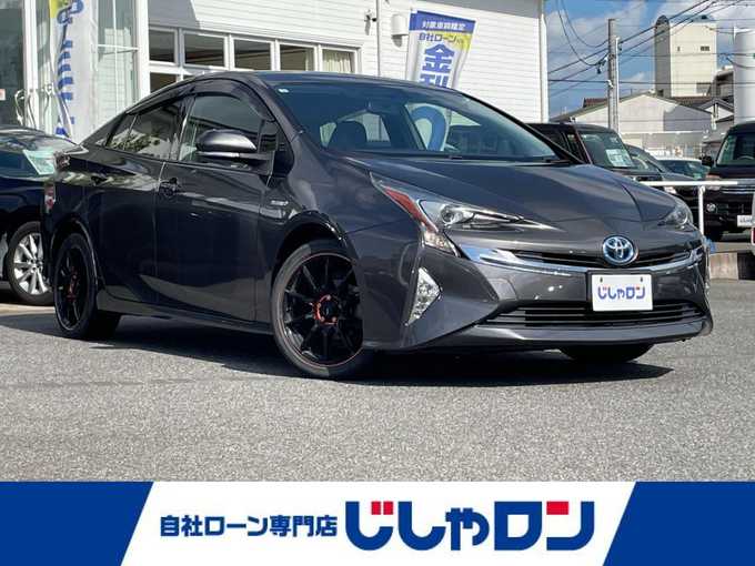 新着情報“プリウスSツーリングセレクション”2016年式グレーメタリック入荷しました！