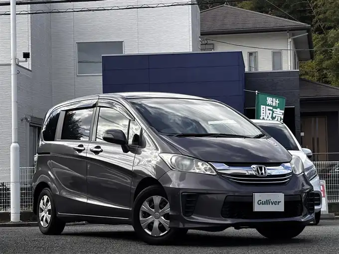 新着情報“フリードG プレミアムエディション”2015年式モダンスティールM入荷しました！