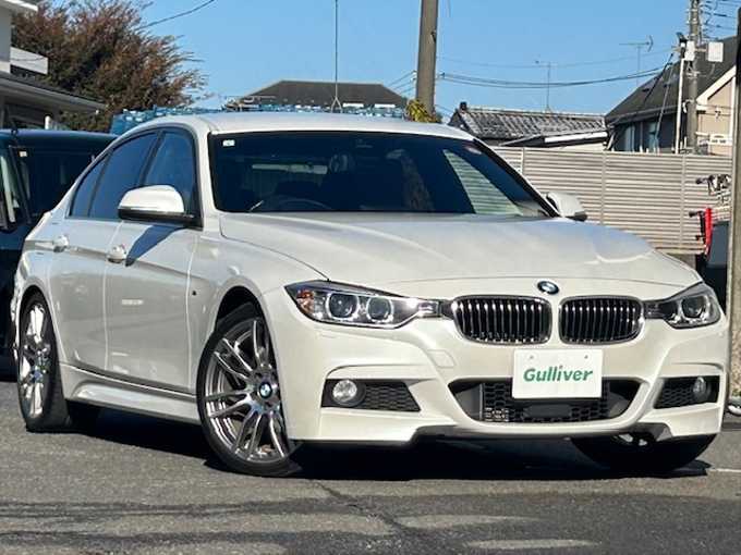 新着情報“３シリーズ320d Mスポーツ”2015年式ミネラルホワイト入荷しました！