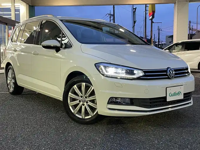 新着情報“ゴルフトゥーランTSI ハイライン”2017年式白入荷しました！