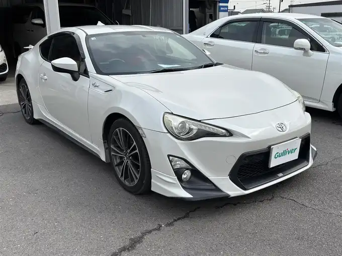 新着情報“８６GTリミテッド”2013年式サテンホワイトパール入荷しました！