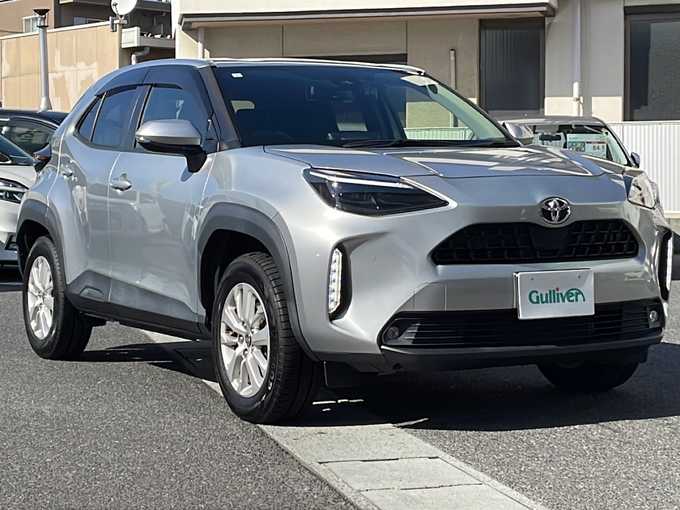 新着情報“ヤリスクロスG”2021年式シルバーメタリック入荷しました！