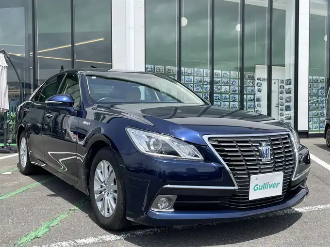 新着情報“クラウンハイブリッドロイヤルサルーン”2013年式ダークブルーマイカ入荷しました！