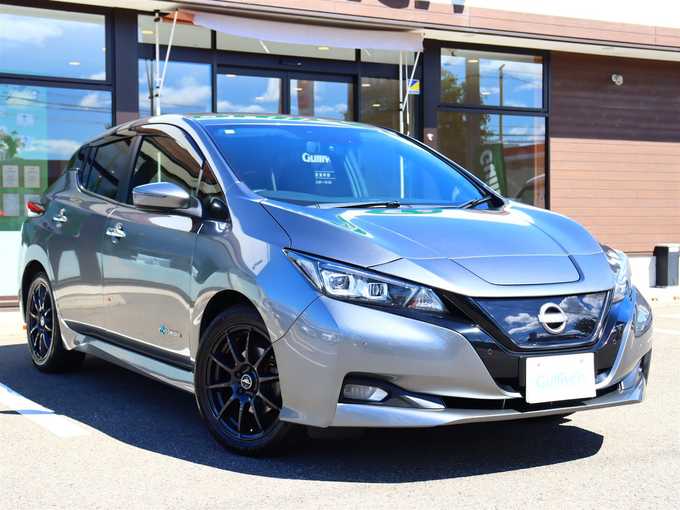 新着情報“リーフS”2021年式ダークメタルグレー入荷しました！