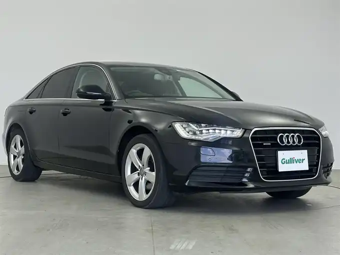 新着情報“Ａ６2．8FSIクワトロ”2013年式黒入荷しました！