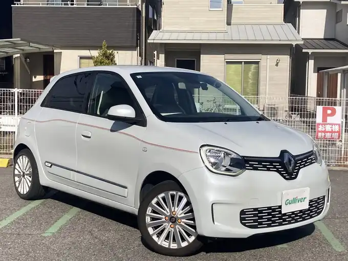 新着情報“トゥインゴバイブス”2021年式白入荷しました！