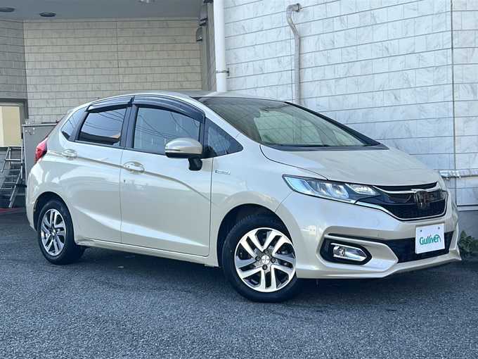新着情報“フィットハイブリッドハイブリッド・F特別仕様車コンフォートエディション”2019年式プレミアムアイボリーP入荷しました！