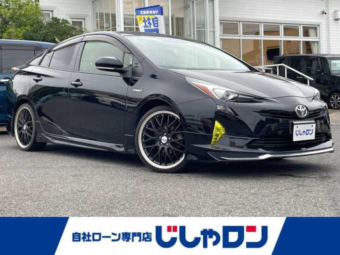 新着情報“プリウスS”2017年式黒入荷しました！